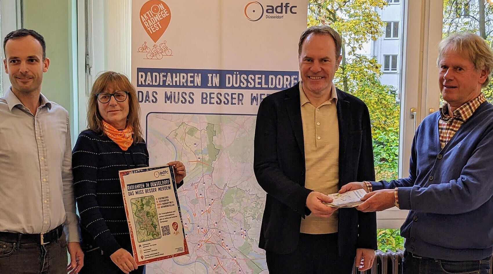 Übergabe der Testergebnisse ADFC Düsseldorf