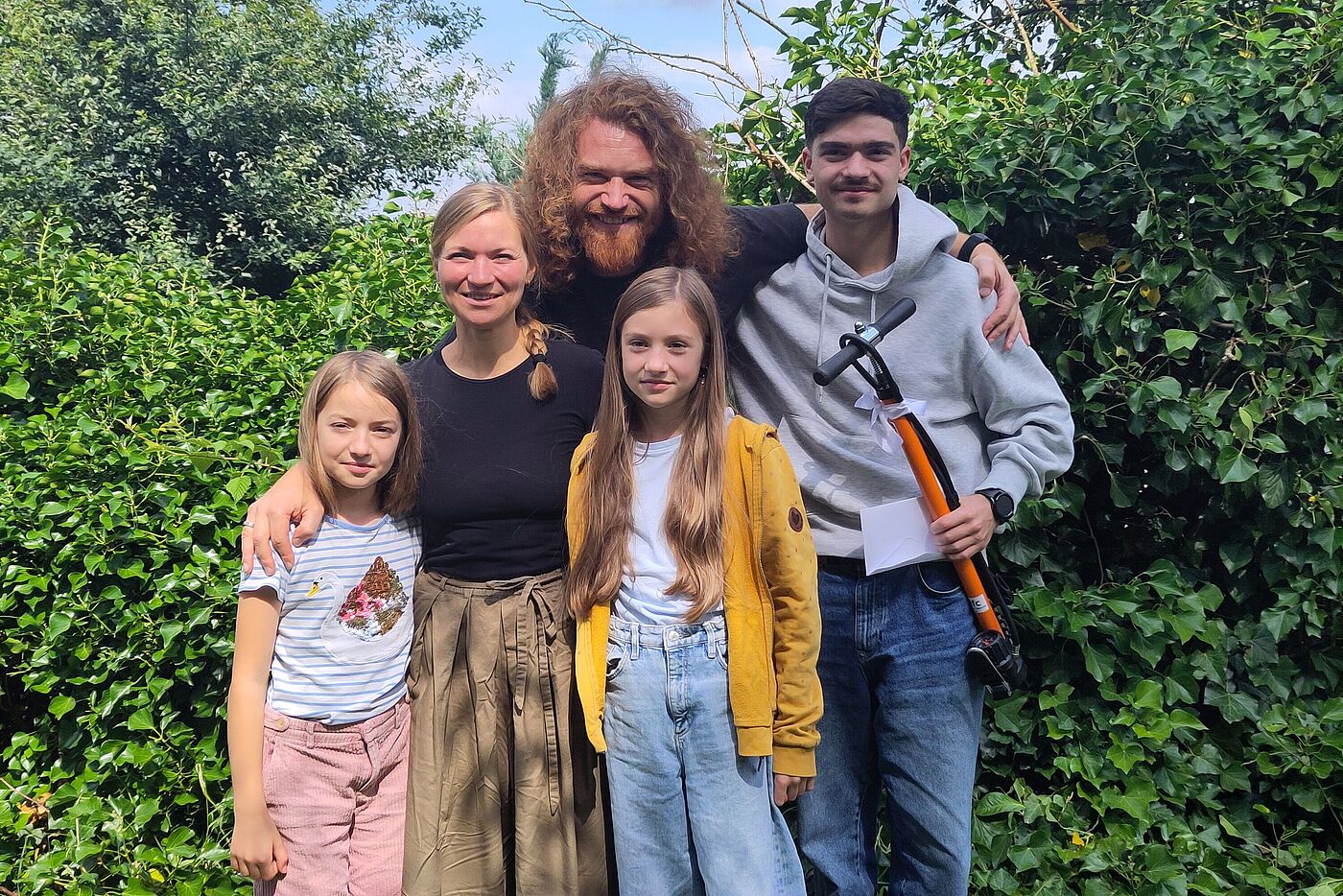 Glückwunsch zur Mitgliedschaft im ADFC. Familie Tesche ist das 60.000 Mitglied im ADFC NRW. (vlnr. Ava, Elena, Orell, Edda und Titus Tesche.)