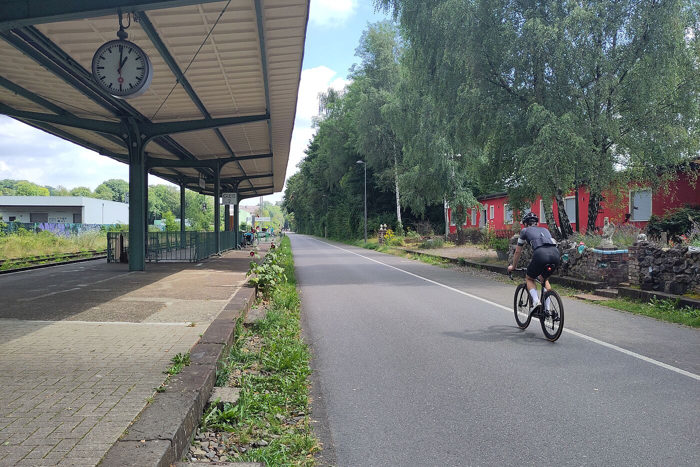 Historischer Bahnhof entlang der Nordbahntrasse.