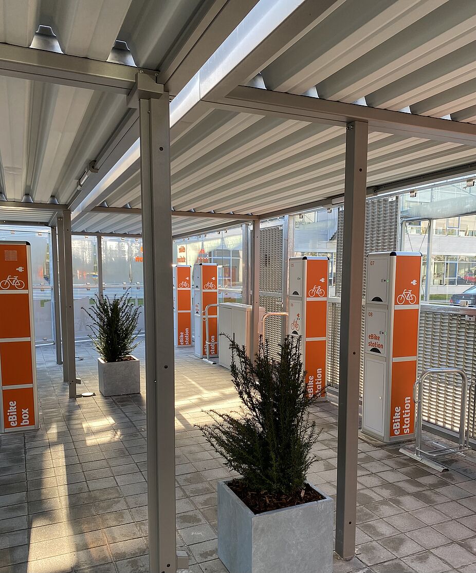 E-Bike Station innen Ladesäulen für E-Bikes
