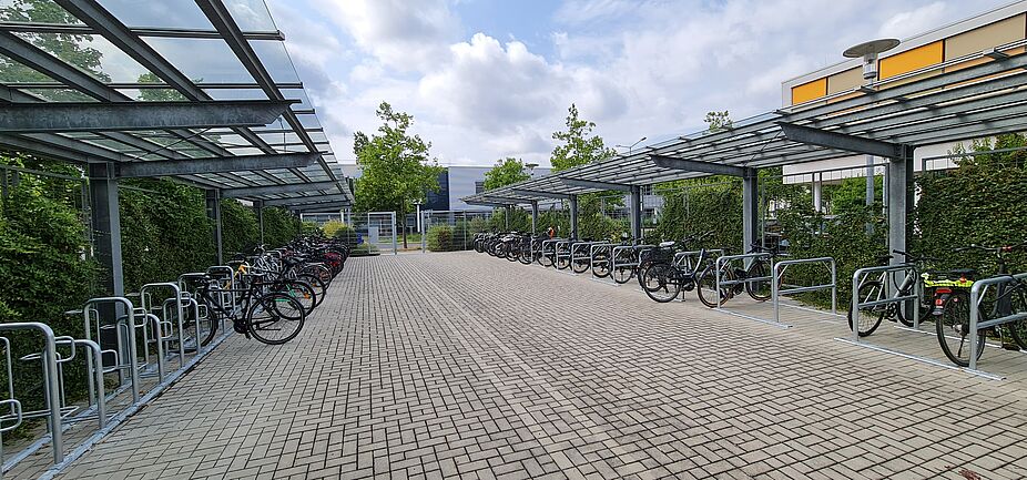 Fahrradabstellanlage Fahrräder an Fahrradständern